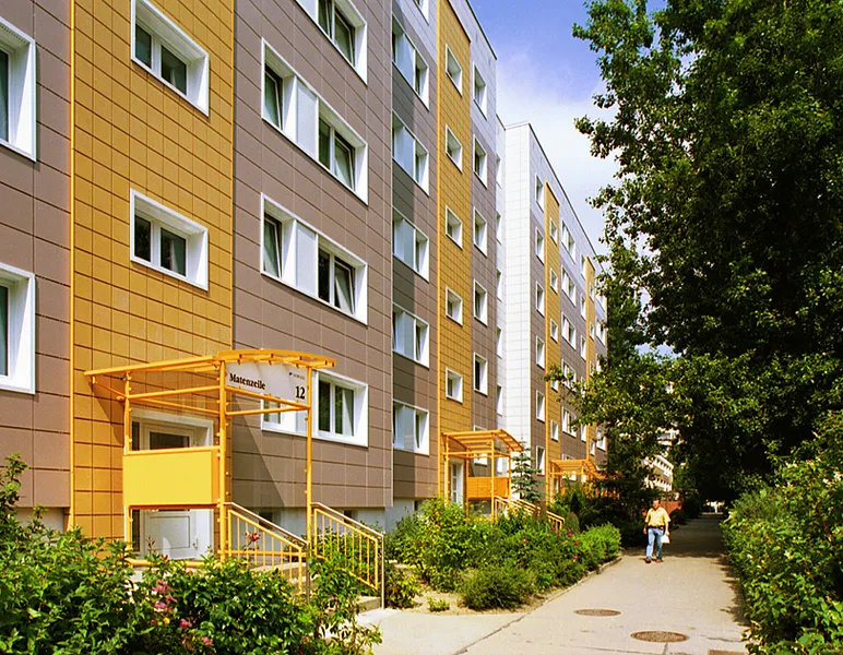 mit Balkon - ohne Aufzug - neues Wannenbad! — photo 1